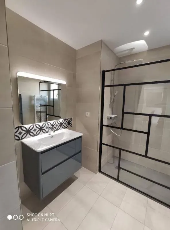 Salle de bain et robinet